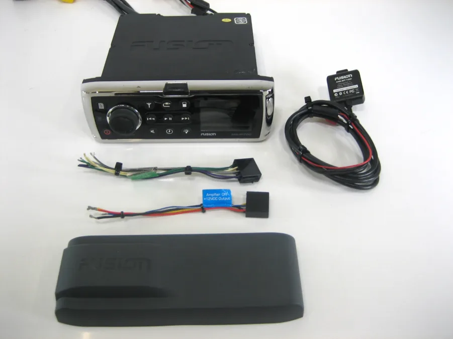 Fusion MS-IP700 Marine Stereo W/Unidock & BT Dongle MS-BT100