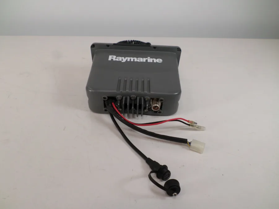 Le manuel d'utilisation Raymarine Ray48 Haut-parleur portable Le manuel d'utilisation Raymarine Ray48 Haut-parleur portable