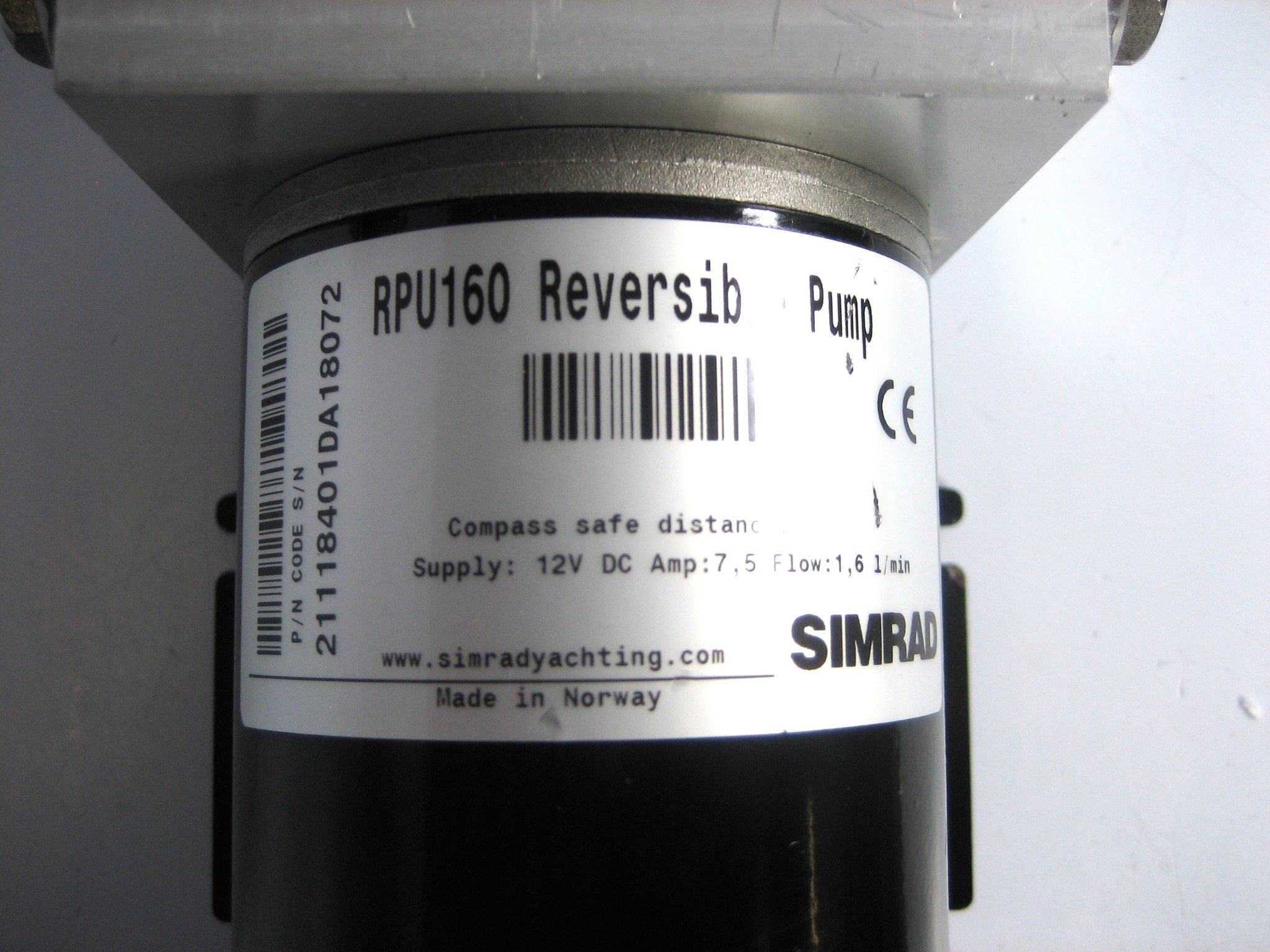 Simrad RPU160 12V Reversible Hydraulic Autopilot Pump - Max Marine ...