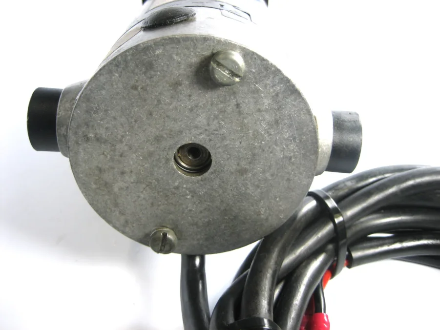 Fracmo PF 1.6 12V Hydraulic Reversible Autopilot Pump - Image 5