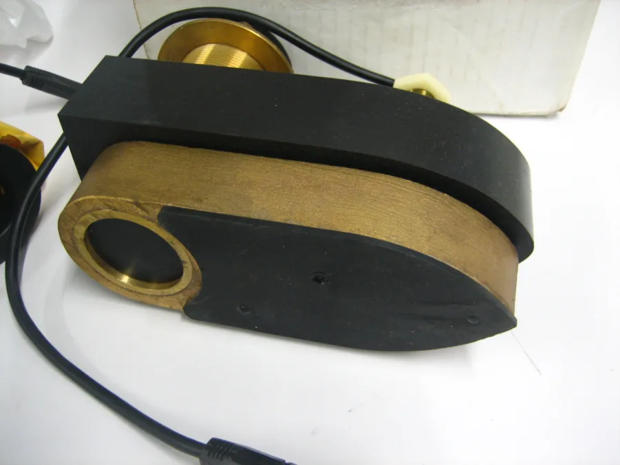 Humminbird Quadra Beam Thru-Hull Transducer 200/83/455 khz XTD-9-QB-90 710206-1 - Image 7