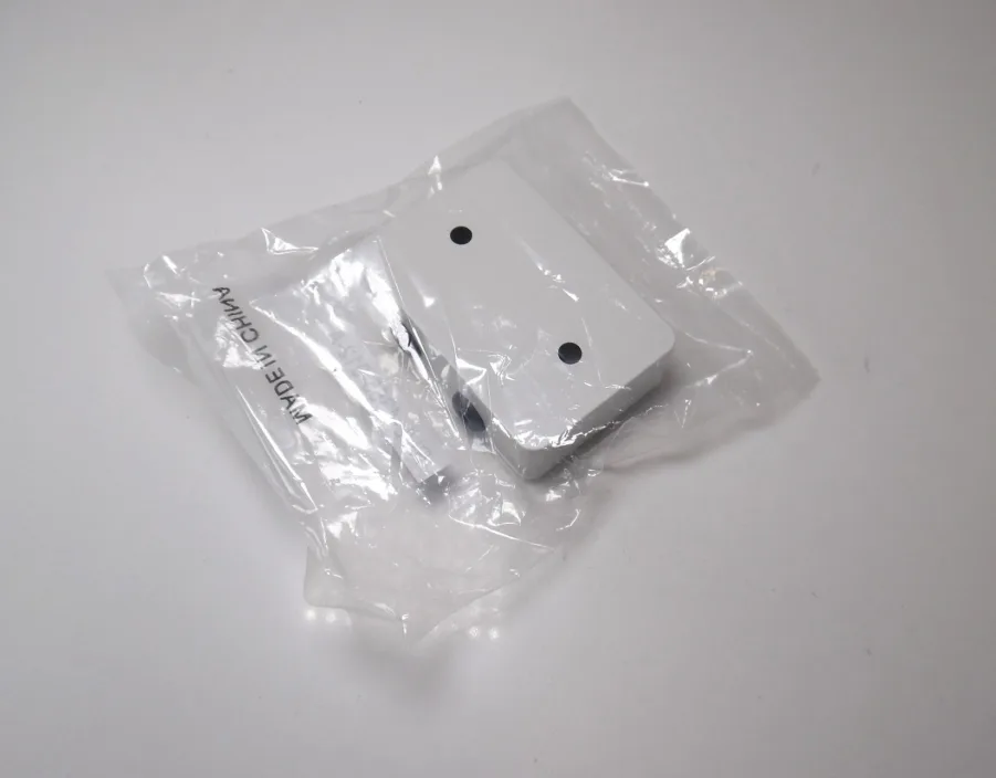 Raymarine - R55006 / D108 - SeaTalk Connection Auxiliary Junction Box with Hardware *NEW-IN-BAG!* - Image 4