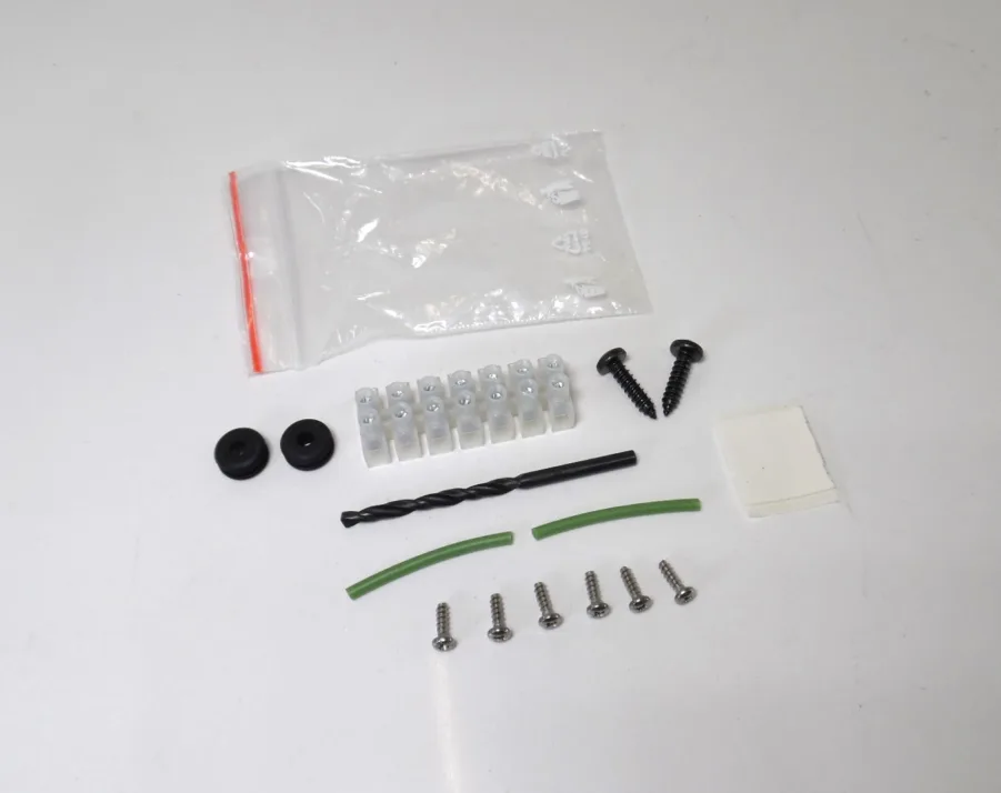 Raymarine - R55006 / D108 - SeaTalk Connection Auxiliary Junction Box with Hardware *NEW-IN-BAG!* - Image 5
