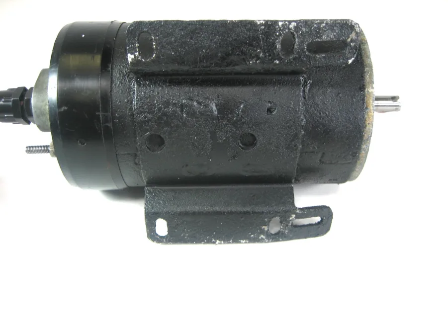 Simrad HLD2000 MK2 L 21113360 12V HYD LIN Drive MOTOR ONLY Tested 90 Day Warranty - Image 6