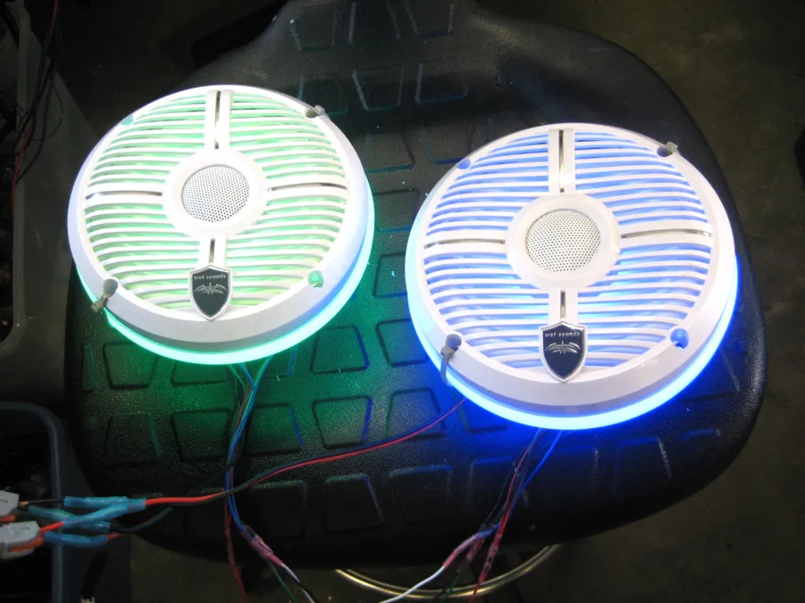 Wet Sounds REVO 6-XWW  6.5'' 2-way marine speakers w/RGB LED Lights & 6.5" RGB LED Ring Kit - Image 2