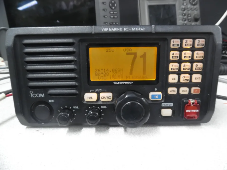 ICOM IC-M602 Marine DSC VHF Radio W/ Remote Mic Setup- Tested - Image 3