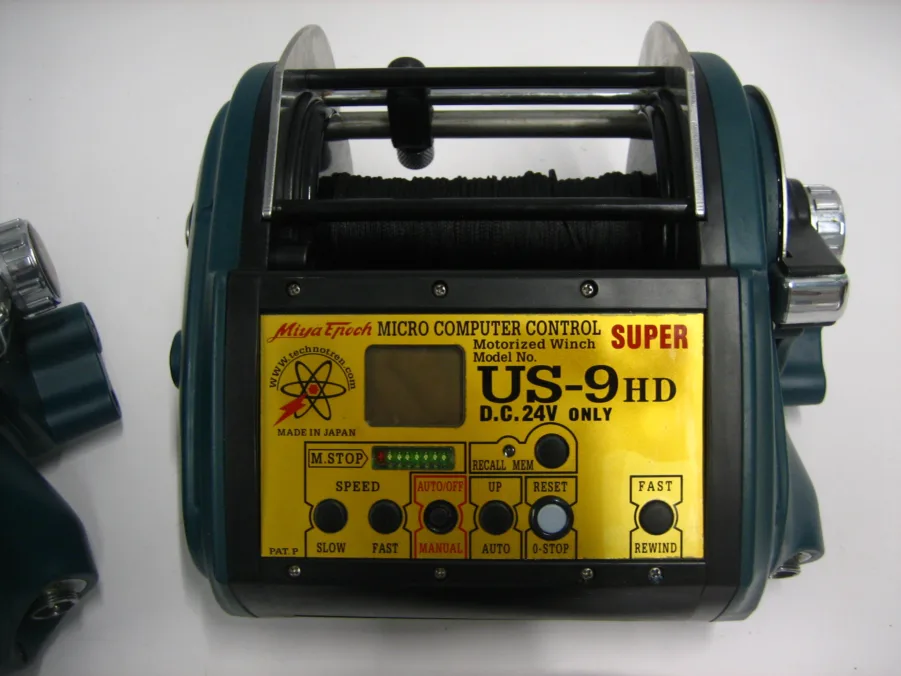 Miya Epoch *PAIR OF ELECTRIC TEASER/DREDGE REELS* Super US-9 HD 24v w/ Pwr Cords - Image 6