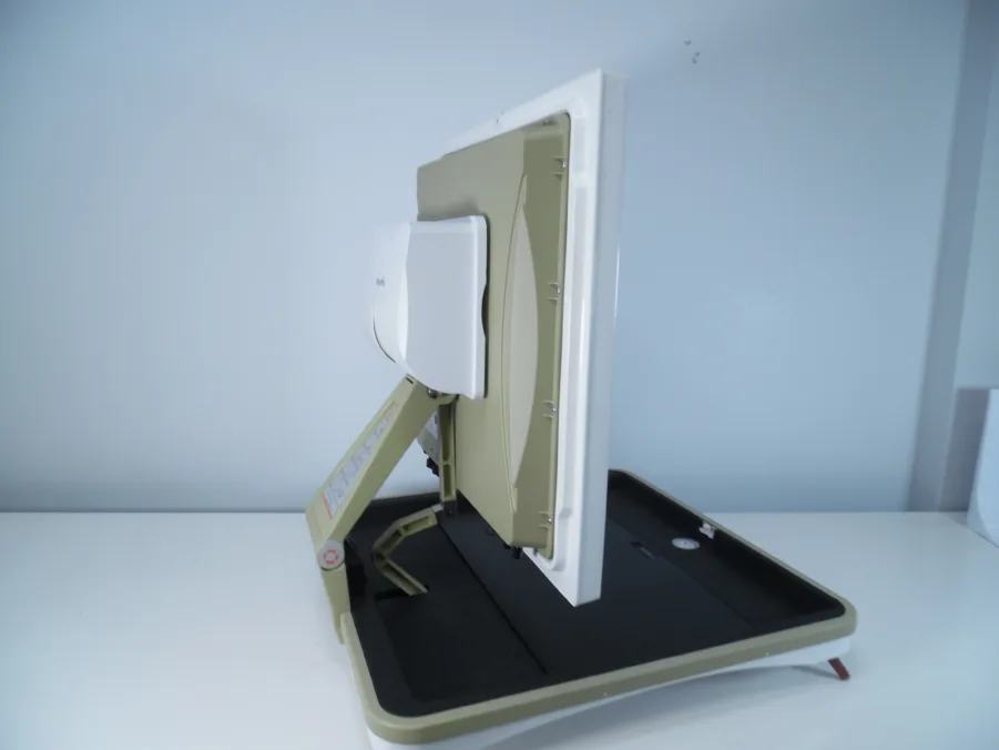 Starwin USAT FL60P-E Flat-Panel Portable Terminal For Intelsat Mobile Broadband - Image 3