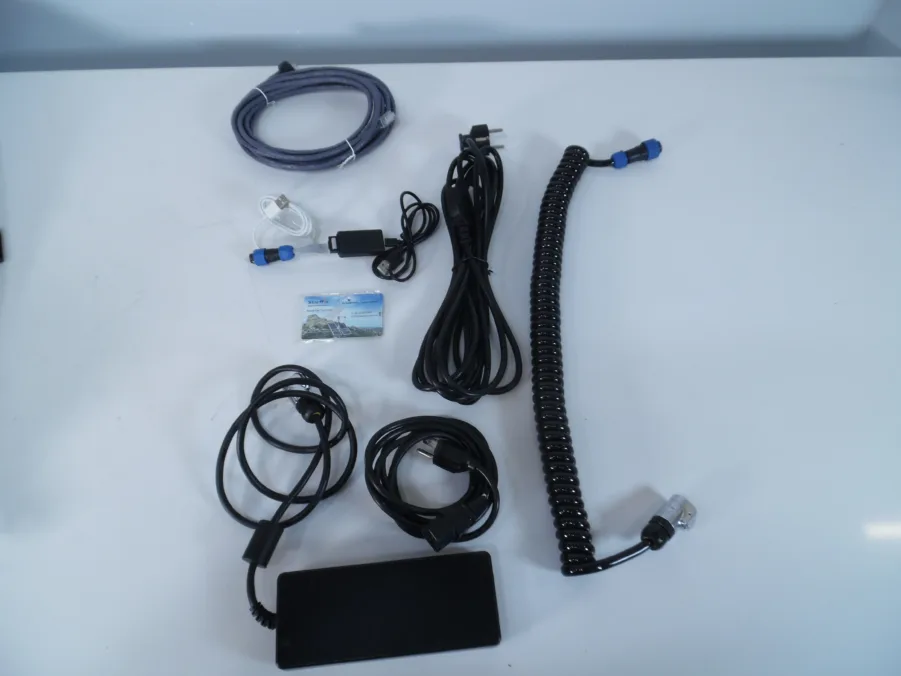 Starwin USAT FL60P-E Flat-Panel Portable Terminal For Intelsat Mobile Broadband - Image 6