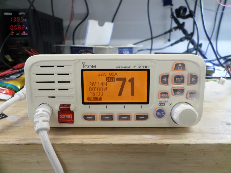 Icom IC-M330 Compact Marine DSC VHF Radio - Tested - Image 3