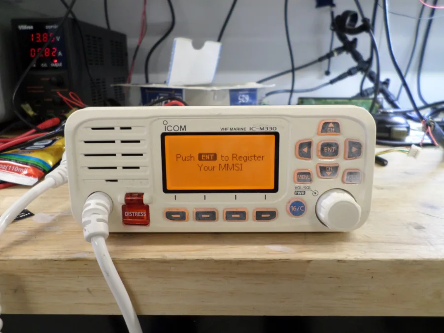 Icom IC-M330 Compact Marine DSC VHF Radio - Tested - Image 4