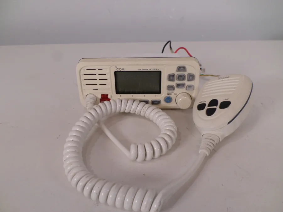 Icom IC-M330 Compact Marine DSC VHF Radio - Tested