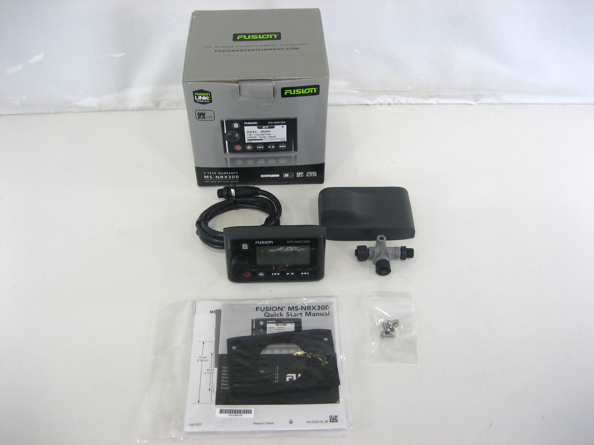 Fusion MSNRX300 Wired marine remote and NMEA 2000 repeater Fully