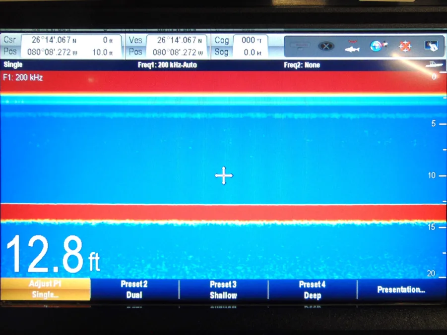 Raymarine E90W Widescreen Multifunction Display E62220 w/ Bezel & Sun Cover Tested / 90 Day Warranty - Image 10