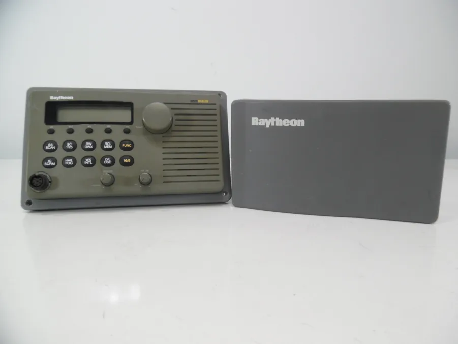 Raytheon Ray220 VHF Hailer Marine Radio - Tested