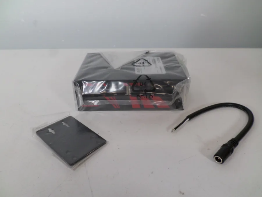 Antaira LNP-0800G-24-T-CC 8-Port Industrial Gigabit PoE+ Unmanaged Switch - Image 4