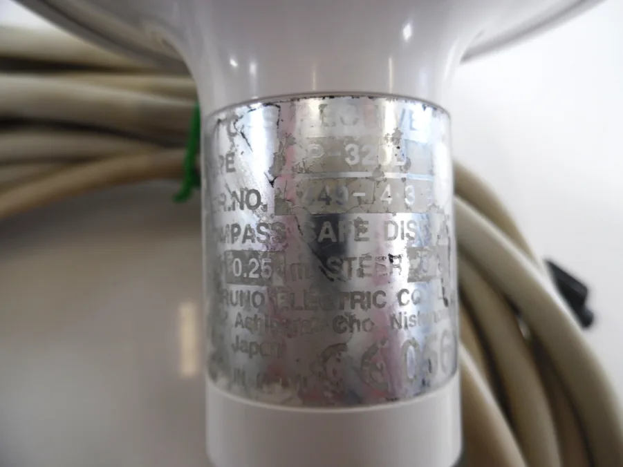 Furuno GP-320B-GPS/WAAS Antenna w/Stanchion Base for VX1, VX2, 3D *Tested* - Image 9