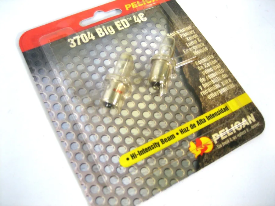 Pelican 3704 Big Ed 4C Replacement Flashlight Bulbs Xenon Lamp 2 Pack *NEW* - Image 2