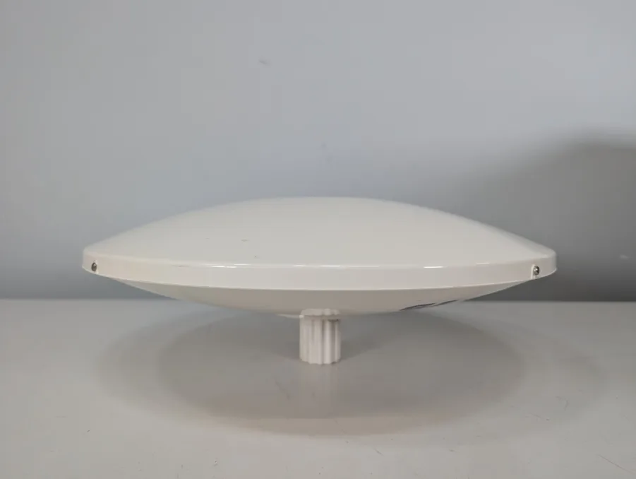 Glomex V9112 Terrestrial TV Antenna With Amplifier For Marine/ RV Installations - Image 3