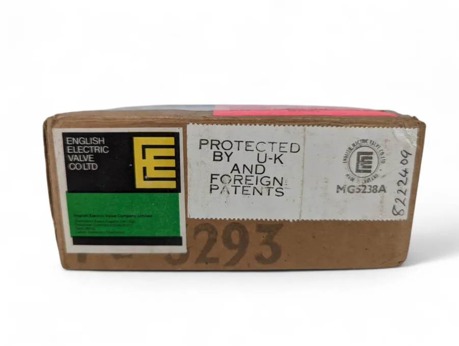 E2V English Electric Valve MG5238A Radar Magnetron 6kW 9380-9440Mhz NEW OPEN BOX - Image 4