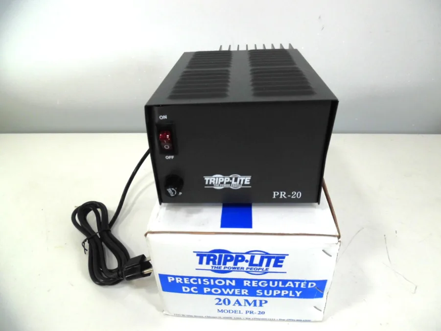 Tripp Lite Bloc d'alimentation PR12 12 A CC entrée 120 VAC vers sortie 13,8 V CC