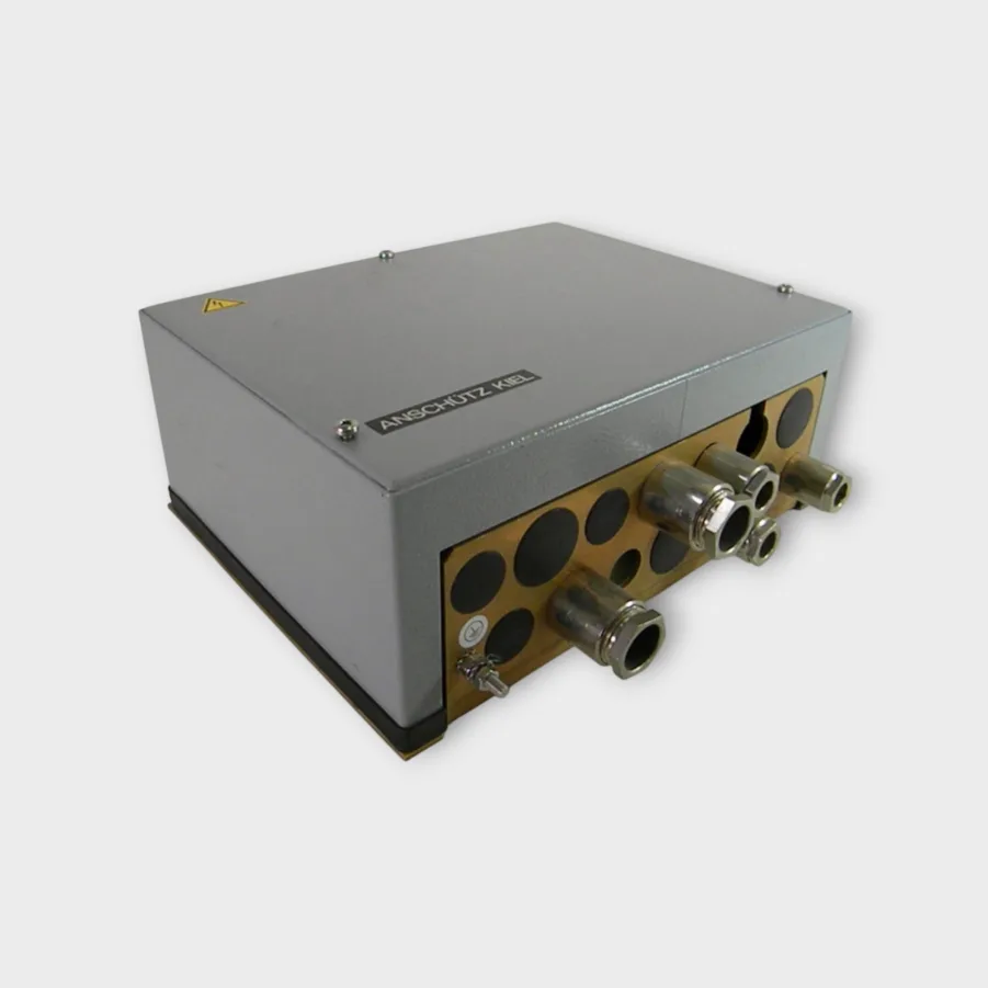 Raytheon Anschutz Kiel - Marine Autopilot Compass Distribution Unit - STD20 - 110-224 NG001 - Image 3