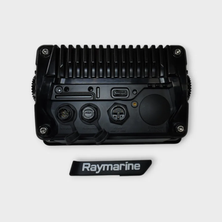 Raymarine Axiom 7 - E70363 - 7" Touchscreen MFD Chartplotter with Accessories *UPDATED / TESTED!* - Image 3