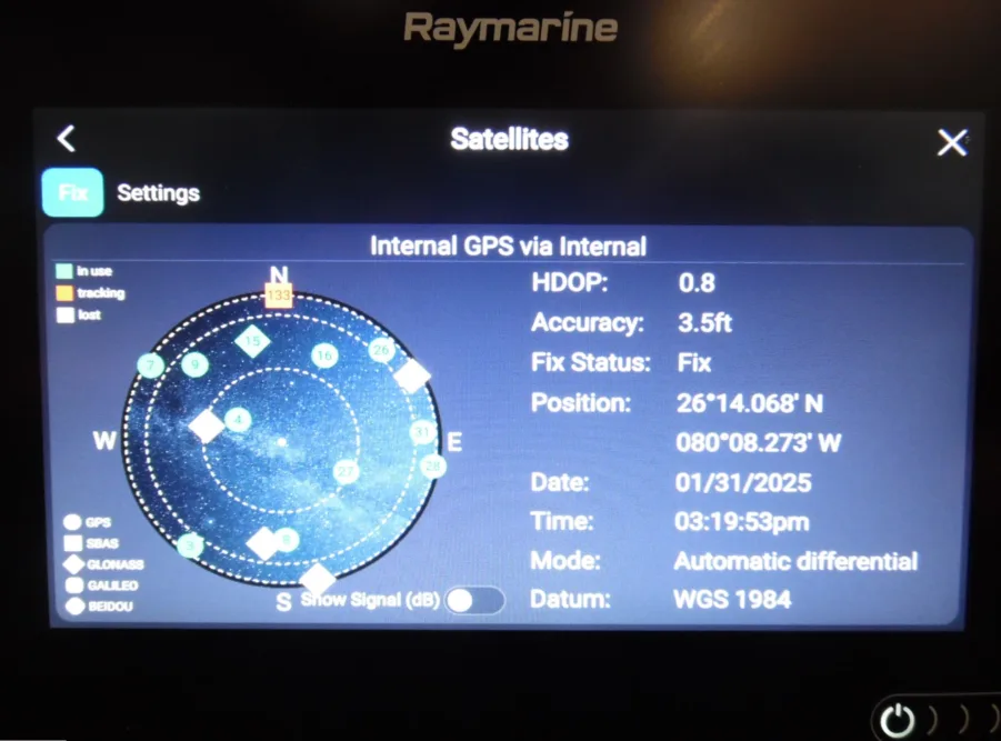 Raymarine Axiom 7 - E70363 - 7" Touchscreen MFD Chartplotter with Accessories *UPDATED / TESTED!* - Image 8