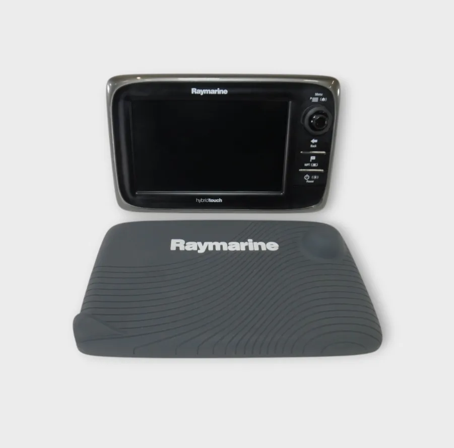 Raymarine e7 HybridTouch MFD - 7" Touchscreen with Sun Cover - E62354 - Good Condition *TESTED!*