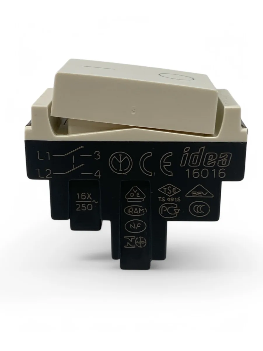 Vimar Idea 16016.B 2P 16AX One-Way Rocker Switch - White **New** - Image 3