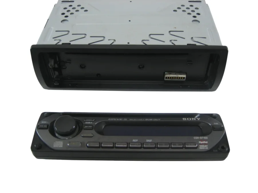 Sony CDX-GT100 Detachable Face CD Player Head Unit Used Tested 90-Day Warranty - Image 3