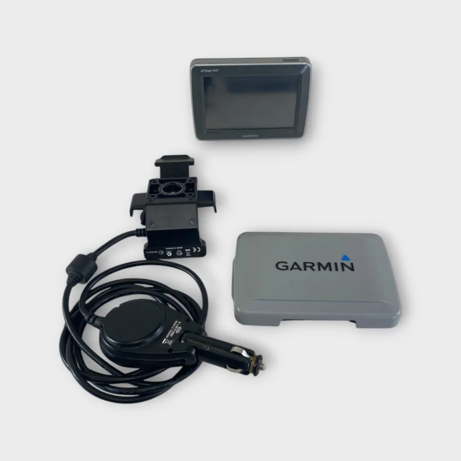 Garmin GPSMap 640 Display Auto/Marine Chart Plotter w/Accessories *Good*