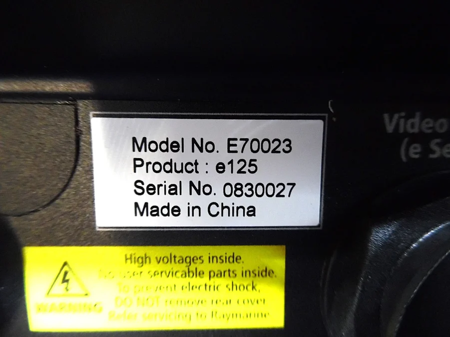 Raymarine e125 12.1" HybridTouch MFD w/ Sun Cover - *90 Day Warranty* - E70023 - *Great Condition* - Image 6