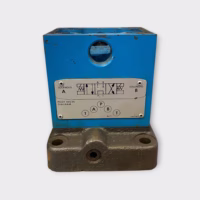 Vickers 290340, Hydraulic Pilot-Operated Directional Control Valve - Used - Free Shipping